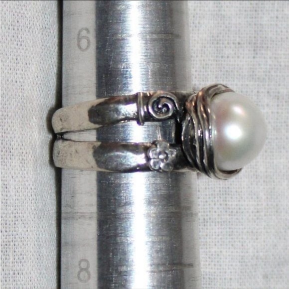 Opulenza Sterling Silver Cultured Pearl Ring.  Size 7 - Picture 9 of 9